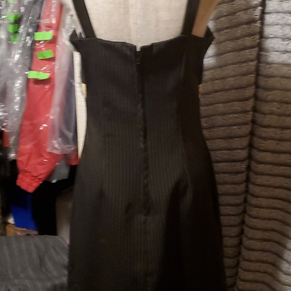 Dress - Picture 3 of 4